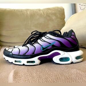 NIKE AIR MAX PLUS TN DISCO PURPLE FQ2415-500 MENS 10 Women’s 11.5 TRAINERS Grap